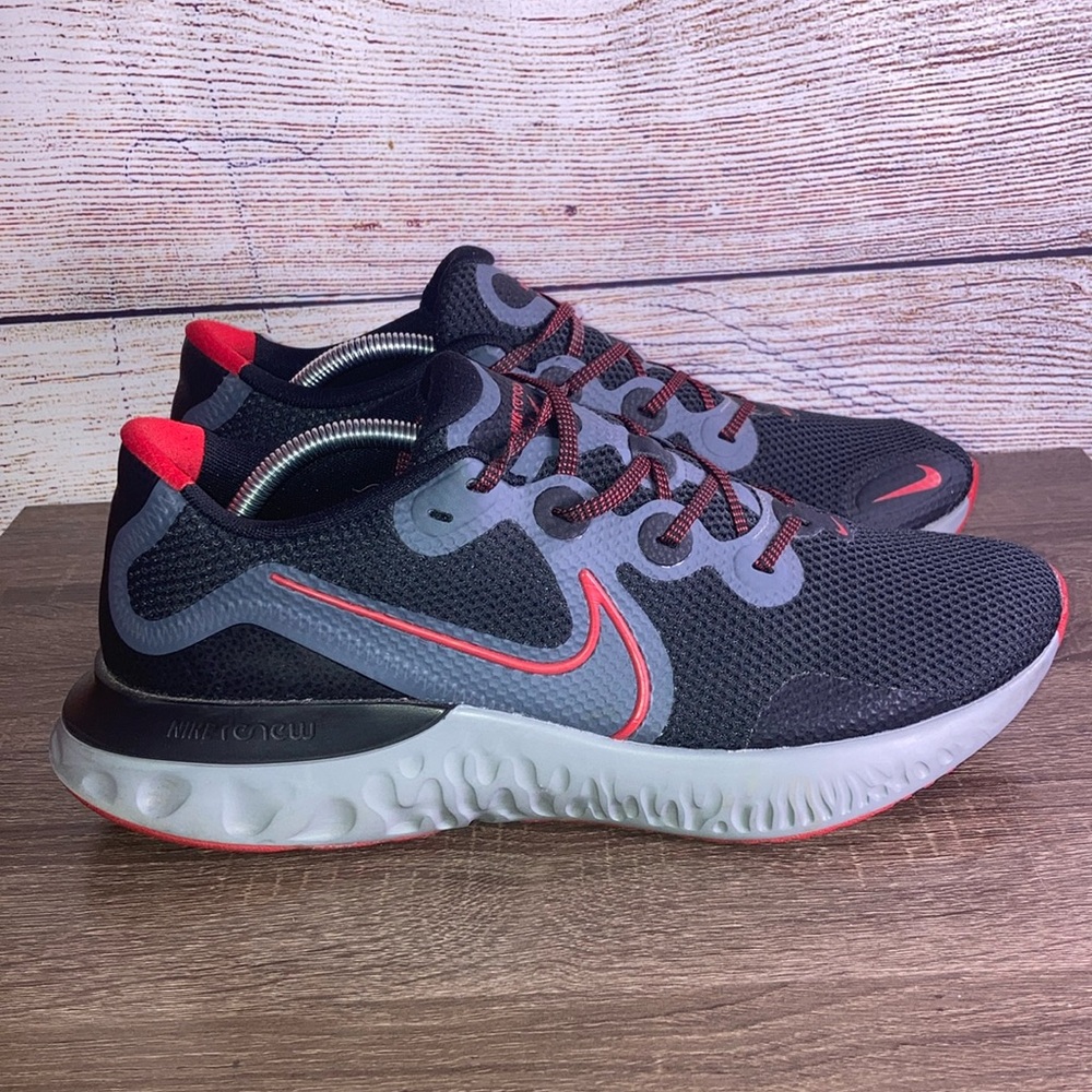 Nike Renew Run Black/Red/Grey Running Shoes CZ8674-001- SZ 12